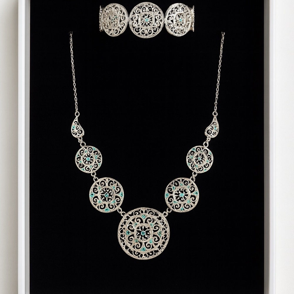 Avon Silver and Blue Filigree Necklace Set the bracelet is a stretch bracelet